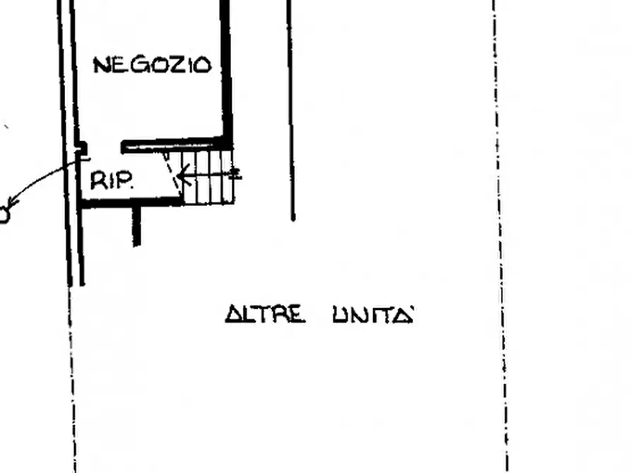 Immagine 11 di Negozio in affitto  in via matteotti a Este