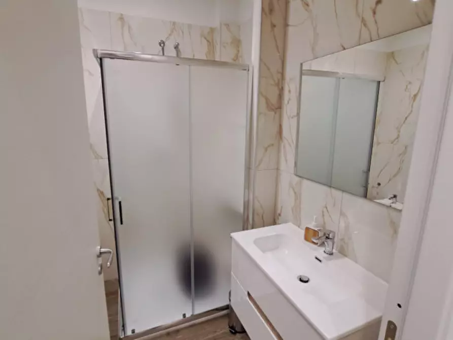 Immagine 8 di Camera in affitto  in via Alessandro Poerio a Napoli