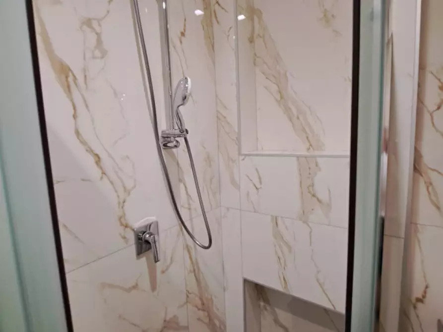 Immagine 9 di Camera in affitto  in via Alessandro Poerio a Napoli