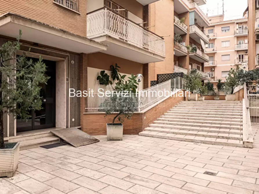 Immagine 41 di Appartamento in vendita  in Viale dei Colli Portuensi a Roma