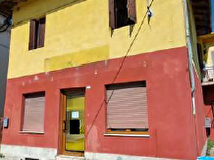 Immagine 2 di Negozio in vendita  in Via delle Cave, 1 a Aviano