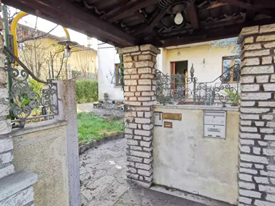 Immagine 1 di Casa bifamiliare in vendita  in Via Vallenoncello a Pordenone