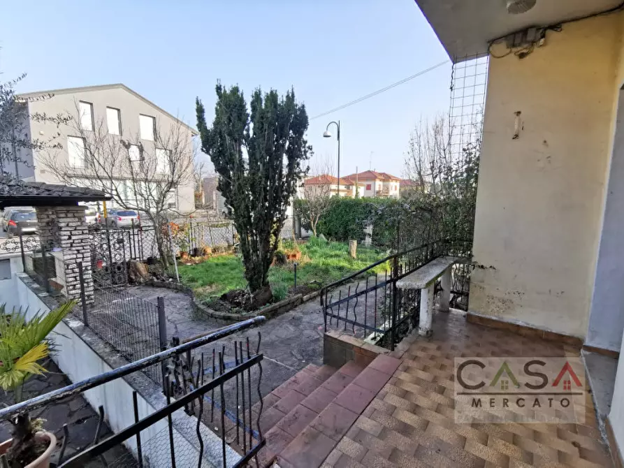 Immagine 3 di Casa bifamiliare in vendita  in Via Vallenoncello a Pordenone