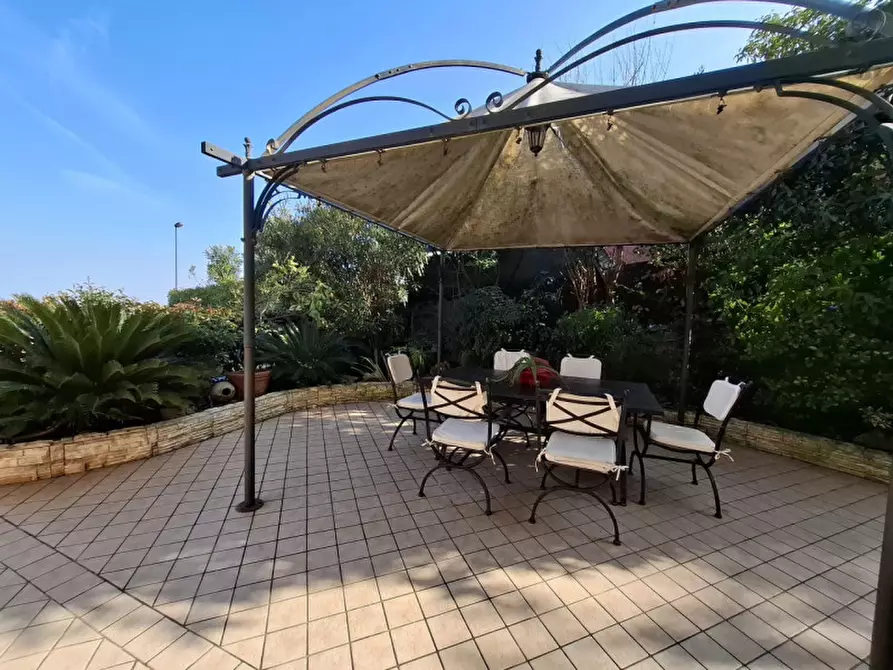 Immagine 1 di Casa bifamiliare in vendita  a Sona