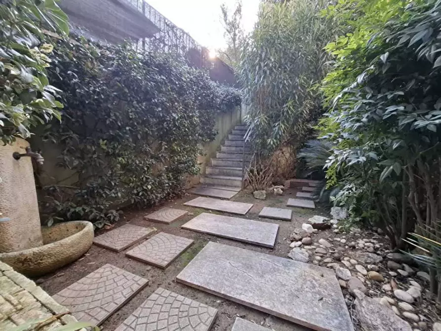 Immagine 6 di Casa bifamiliare in vendita  a Sona