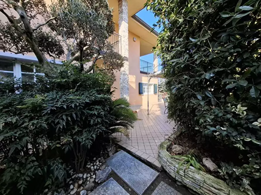Immagine 9 di Casa bifamiliare in vendita  a Sona