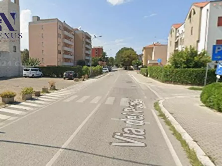 Immagine 2 di Negozio in affitto  in Viale XII settembre a Fano