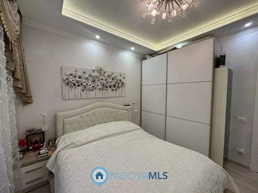 Immagine 9 di Appartamento in vendita  a Padova