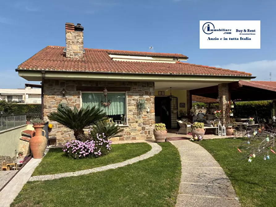 Immagine 1 di Villa in vendita  in Via degli Zucchetti n.11 a Nettuno