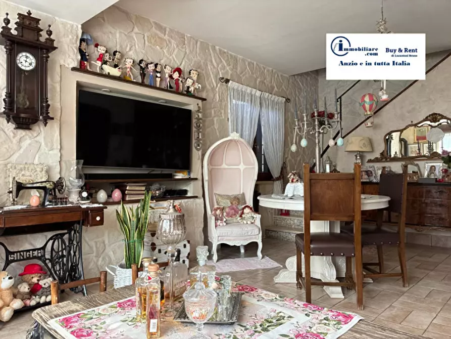 Immagine 22 di Villa in vendita  in Via degli Zucchetti n.11 a Nettuno