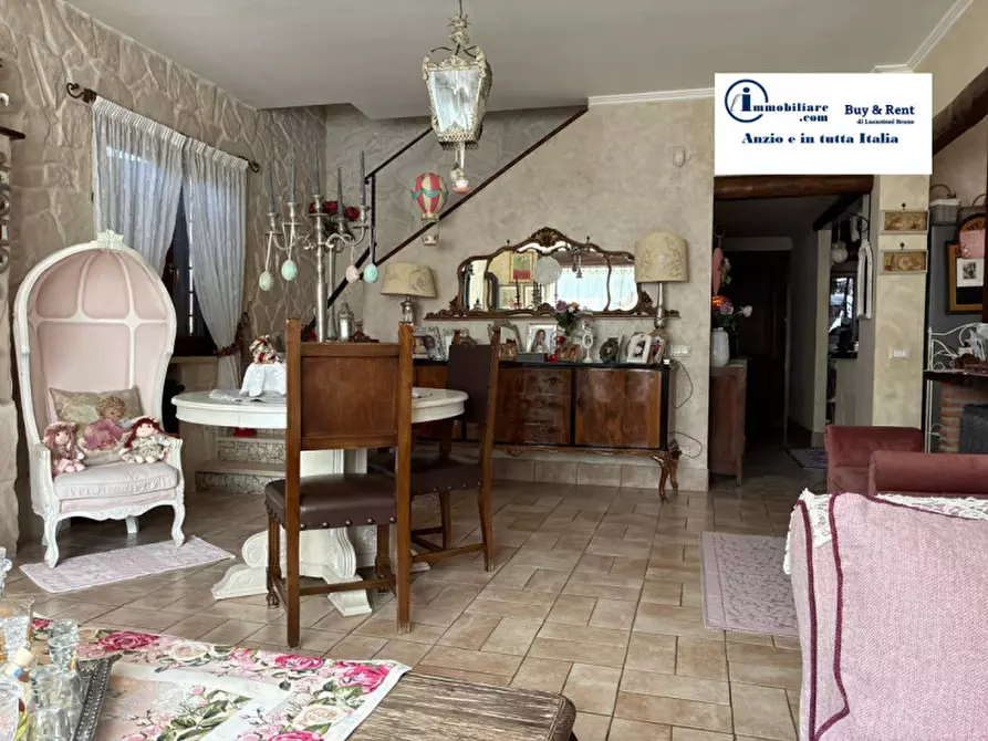 Immagine 24 di Villa in vendita  in Via degli Zucchetti n.11 a Nettuno