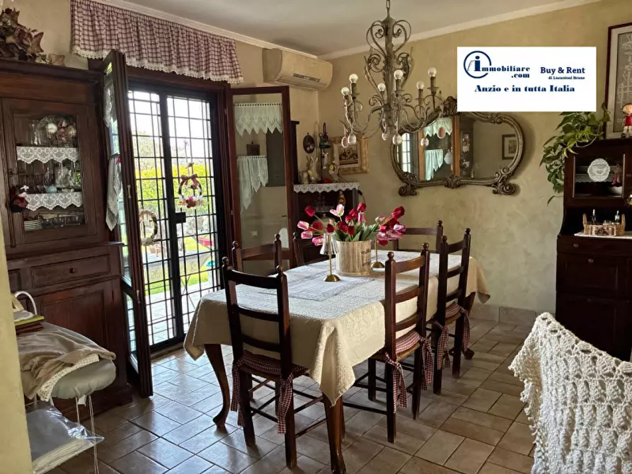 Immagine 26 di Villa in vendita  in Via degli Zucchetti n.11 a Nettuno