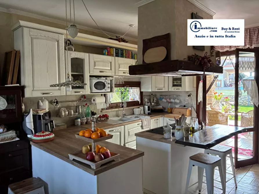 Immagine 31 di Villa in vendita  in Via degli Zucchetti n.11 a Nettuno