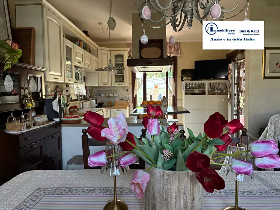 Immagine 32 di Villa in vendita  in Via degli Zucchetti n.11 a Nettuno