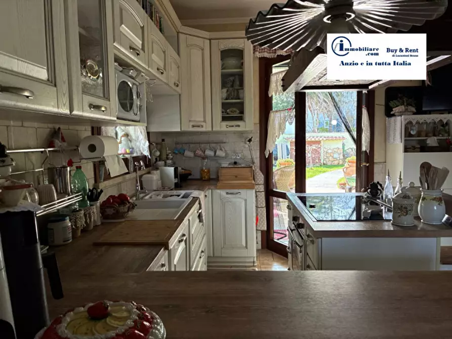 Immagine 33 di Villa in vendita  in Via degli Zucchetti n.11 a Nettuno