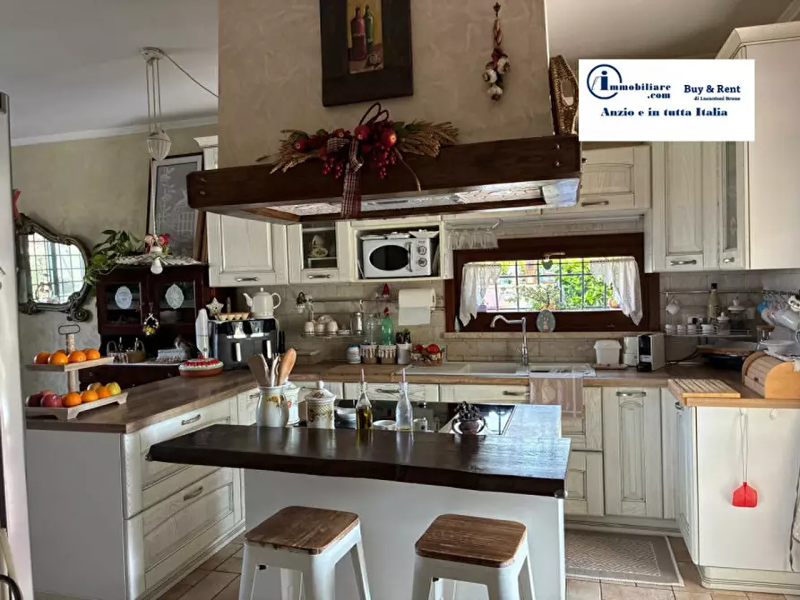 Immagine 34 di Villa in vendita  in Via degli Zucchetti n.11 a Nettuno