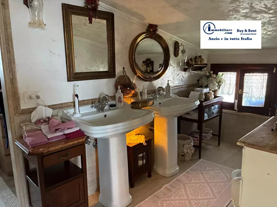 Immagine 47 di Villa in vendita  in Via degli Zucchetti n.11 a Nettuno