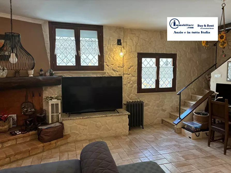 Immagine 59 di Villa in vendita  in Via degli Zucchetti n.11 a Nettuno