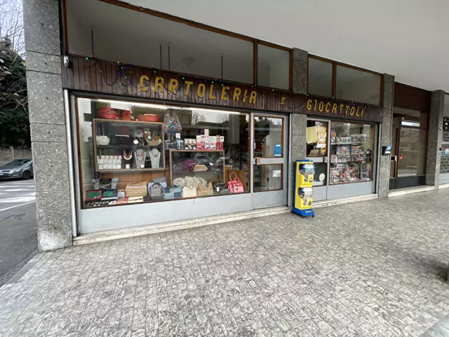 Immagine 3 di Attività commerciale in vendita  in Viale Filippo Meda 23 a Rho