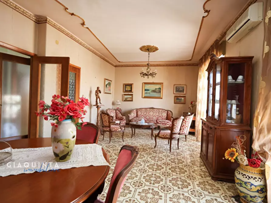 Immagine 1 di Appartamento in vendita  in via Torino n.03 a Palagonia