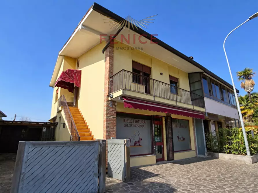Immagine 1 di Appartamento in vendita  in Via Piave a Caerano Di San Marco
