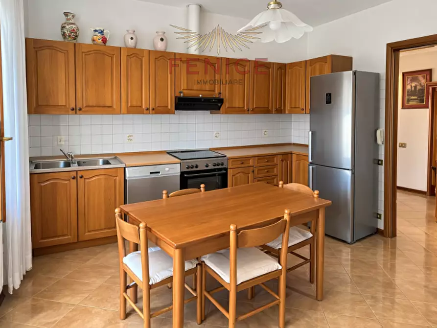 Immagine 5 di Appartamento in vendita  in Via Piave a Caerano Di San Marco