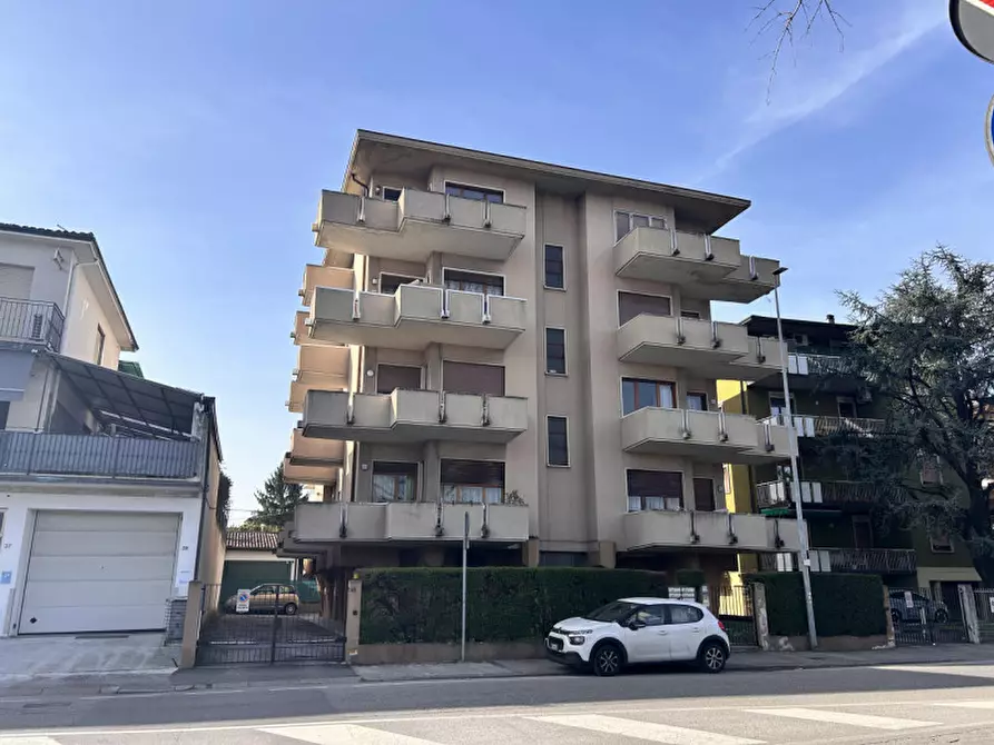 Immagine 1 di Appartamento in vendita  in Viale Grappa, 43 a Vicenza