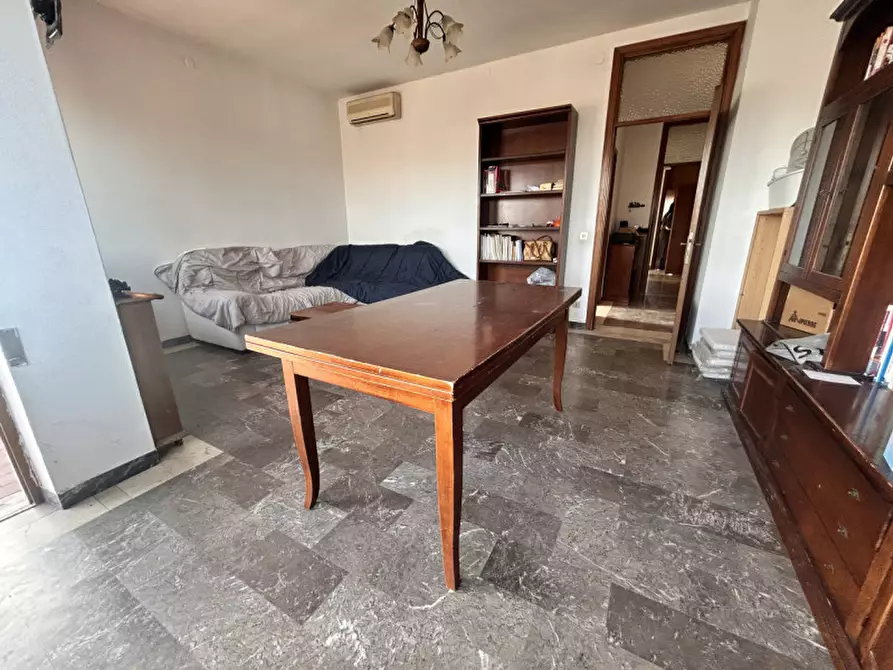 Immagine 5 di Appartamento in vendita  in Viale Grappa, 43 a Vicenza