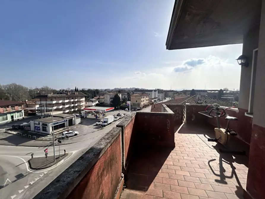 Immagine 7 di Appartamento in vendita  in Viale Grappa, 43 a Vicenza