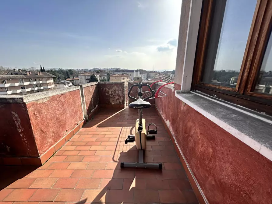 Immagine 8 di Appartamento in vendita  in Viale Grappa, 43 a Vicenza