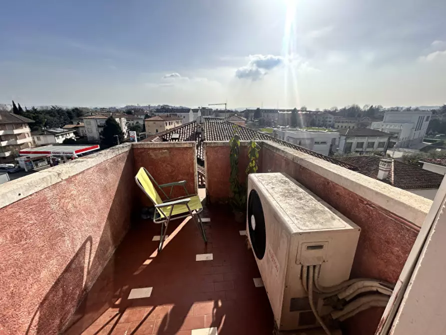 Immagine 10 di Appartamento in vendita  in Viale Grappa, 43 a Vicenza