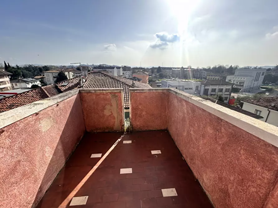 Immagine 20 di Appartamento in vendita  in Viale Grappa, 43 a Vicenza