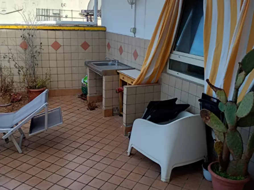 Immagine 10 di Appartamento in affitto  in via foria 37 a Napoli
