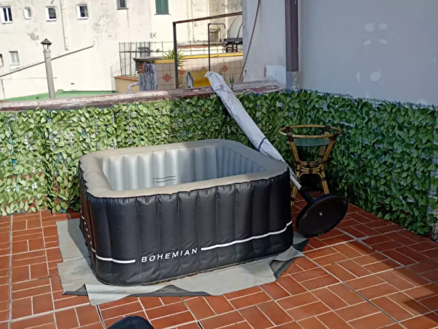 Immagine 12 di Appartamento in affitto  in via foria 37 a Napoli