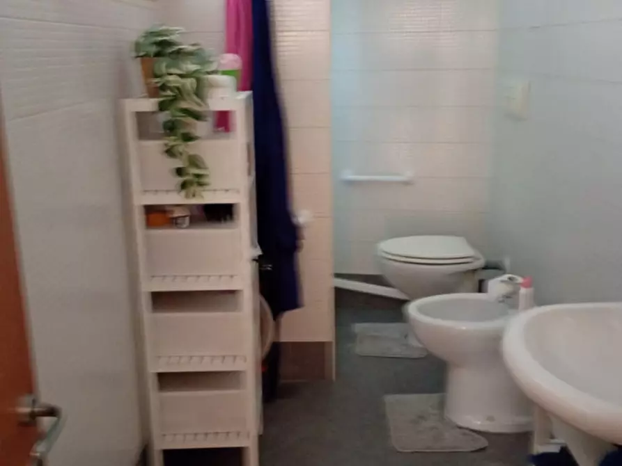 Immagine 24 di Appartamento in affitto  in via foria 37 a Napoli