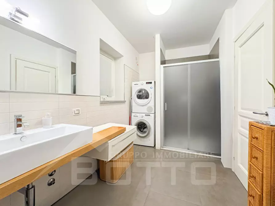 Immagine 16 di Casa indipendente in vendita  in via lanca n 14 oleggio a Oleggio