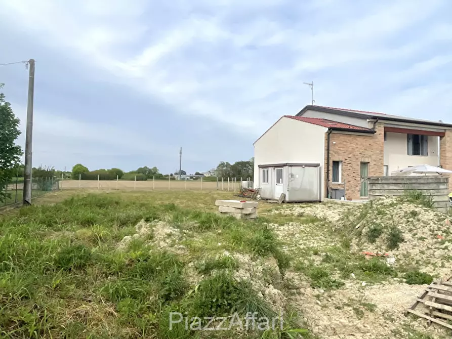 Immagine 3 di Terreno in vendita  in Via Rusteghello a Piove Di Sacco