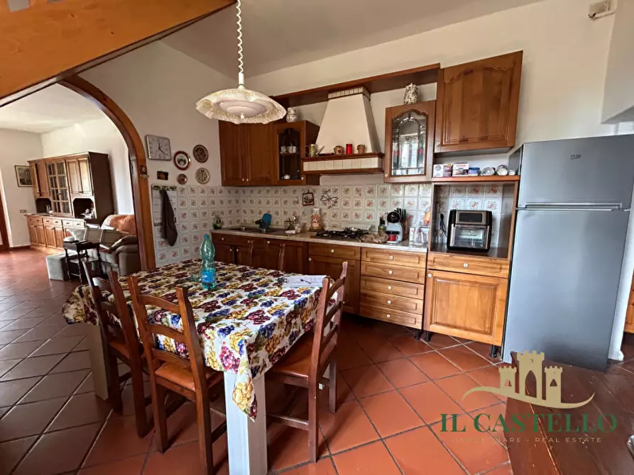 Immagine 5 di Villetta a schiera in vendita  a Castiglione Del Lago