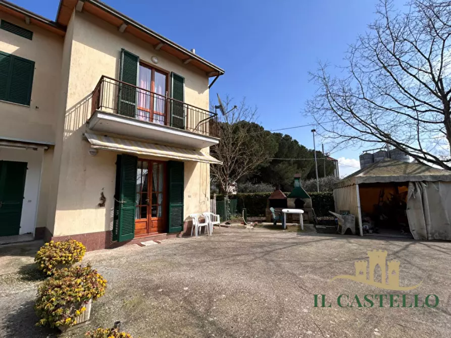 Immagine 15 di Villetta a schiera in vendita  a Castiglione Del Lago