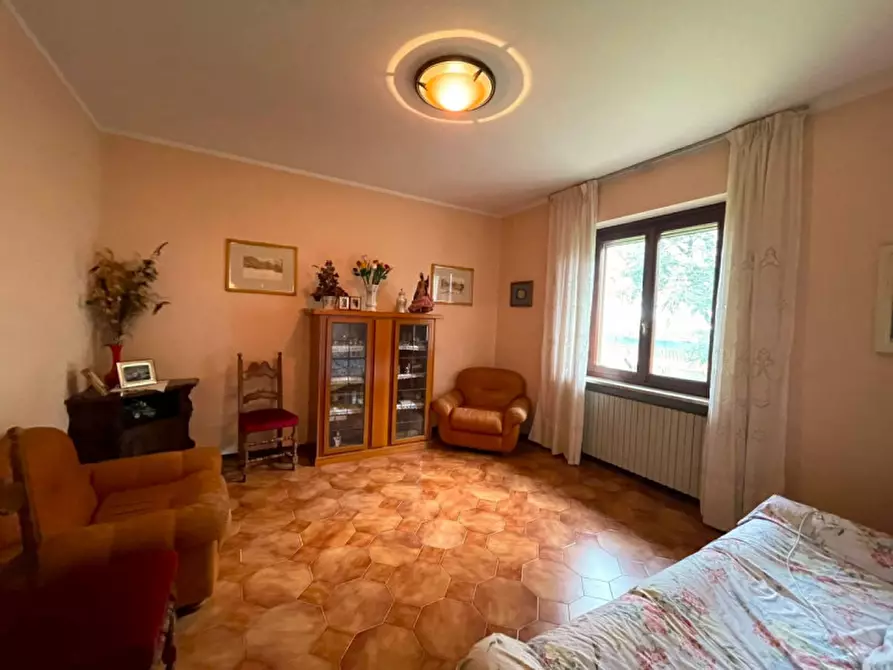 Immagine 18 di Villa in vendita  a Valeggio Sul Mincio