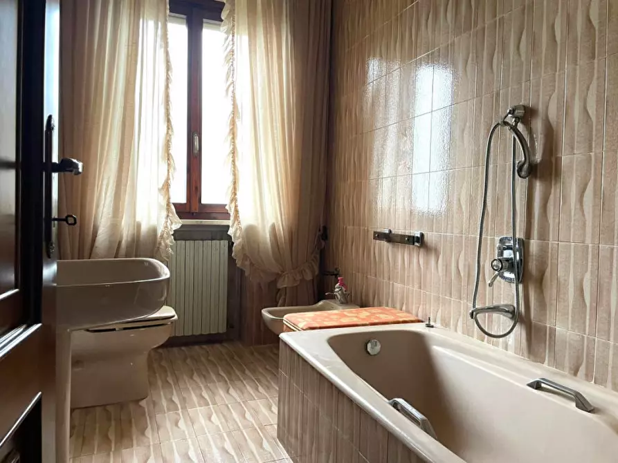 Immagine 22 di Villa in vendita  a Valeggio Sul Mincio