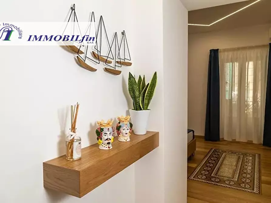 Immagine 12 di Bed & Breakfast in vendita  in Via Bara All'Olivella a Palermo