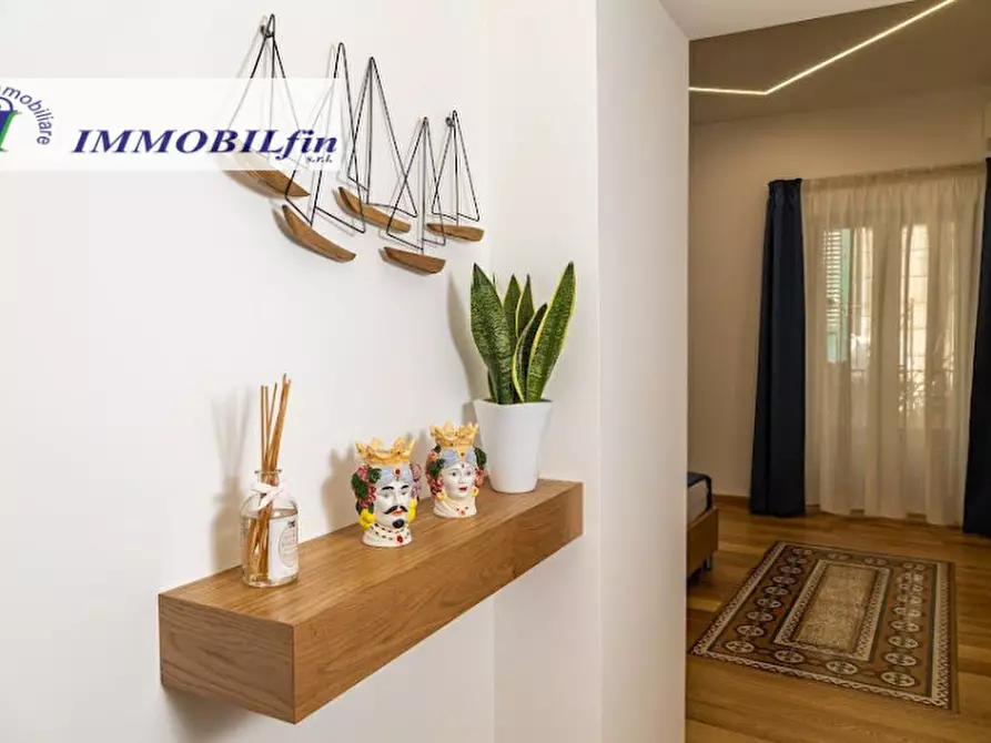 Immagine 18 di Bed & Breakfast in vendita  in Via Bara All'Olivella a Palermo