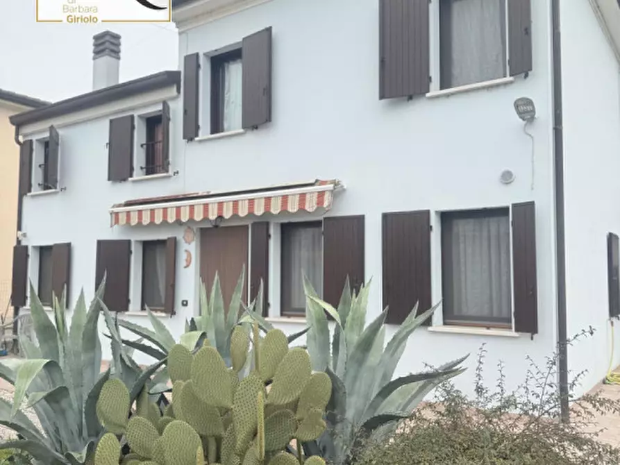 Immagine 2 di Casa indipendente in vendita  a Castelbaldo