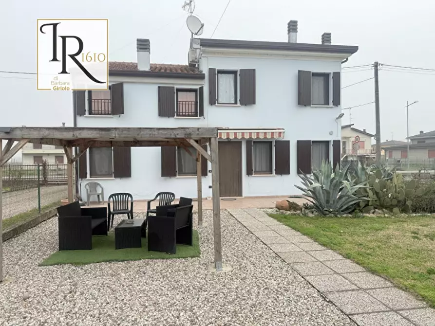 Immagine 2 di Casa indipendente in vendita  a Castelbaldo