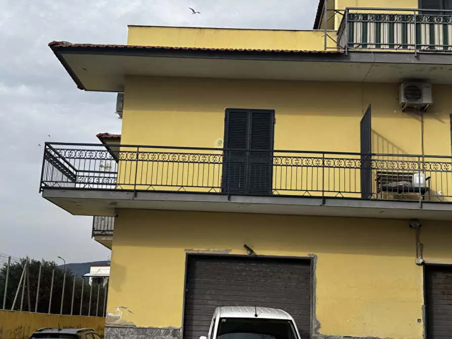 Immagine 13 di Appartamento in affitto  in via litoranea a Torre Del Greco