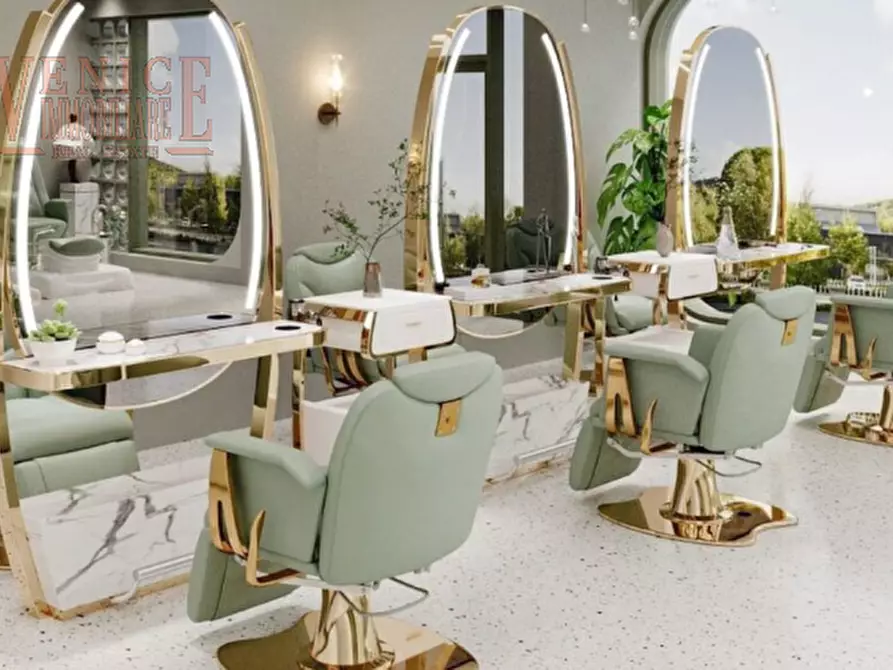 Immagine 2 di Attività commerciale in vendita  a Venezia