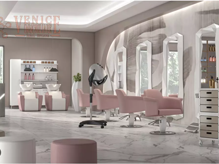 Immagine 3 di Attività commerciale in vendita  a Venezia