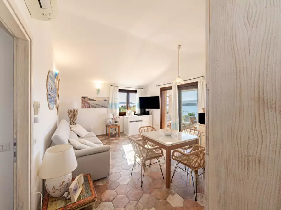 Immagine 13 di Appartamento in vendita  in Via delle brezze a Olbia