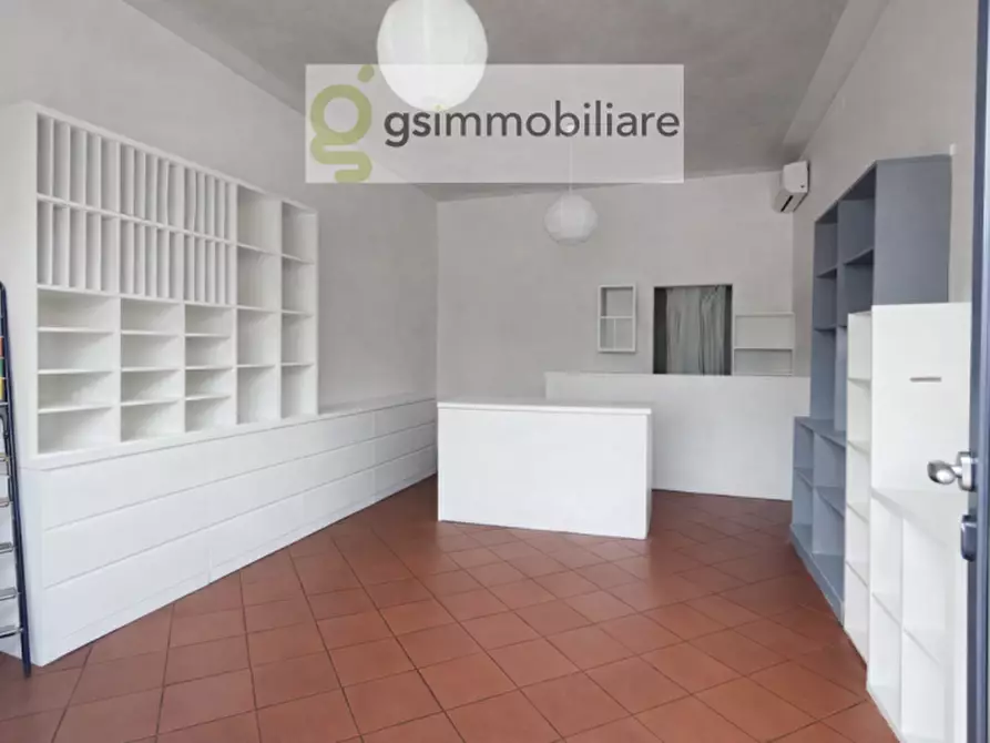 Immagine 1 di Attività commerciale in vendita  in Via Roma a Paderno Franciacorta